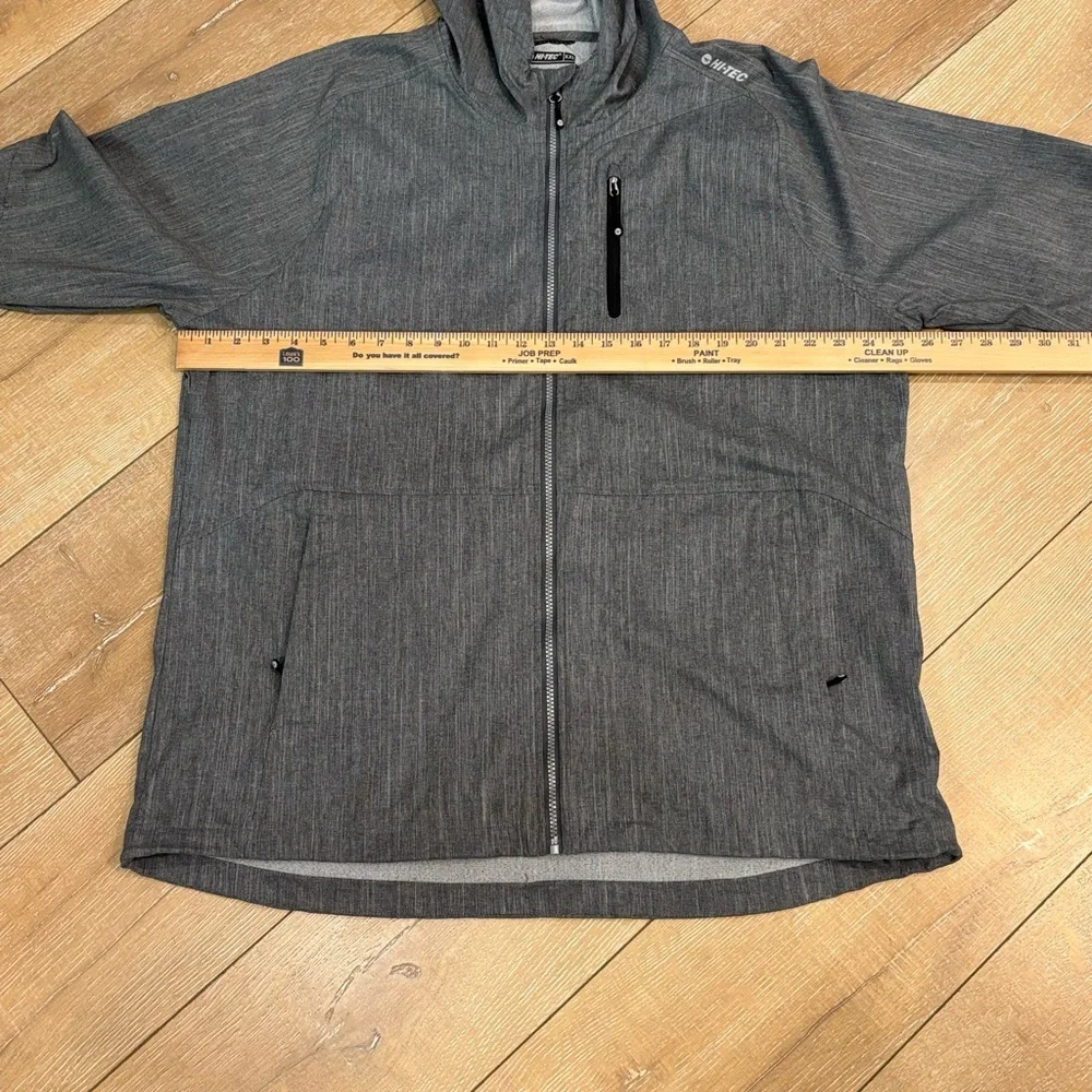 Hi-Tec Men’s Lightweight Full-Zip Softshell hoodie